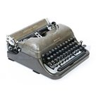 The Number 23: Walter Sparrow's (Jim Carrey) Remington Typewriter