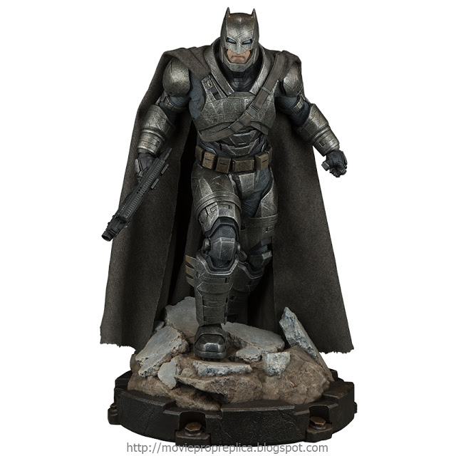 Batman v Superman: Dawn of Justice: Armored Batman Premium Format Figure - Statue