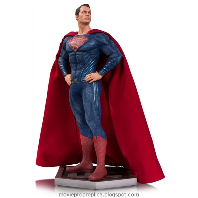 Justice League: Clark Kent / Superman 12 inches Statue (Henry Cavill)