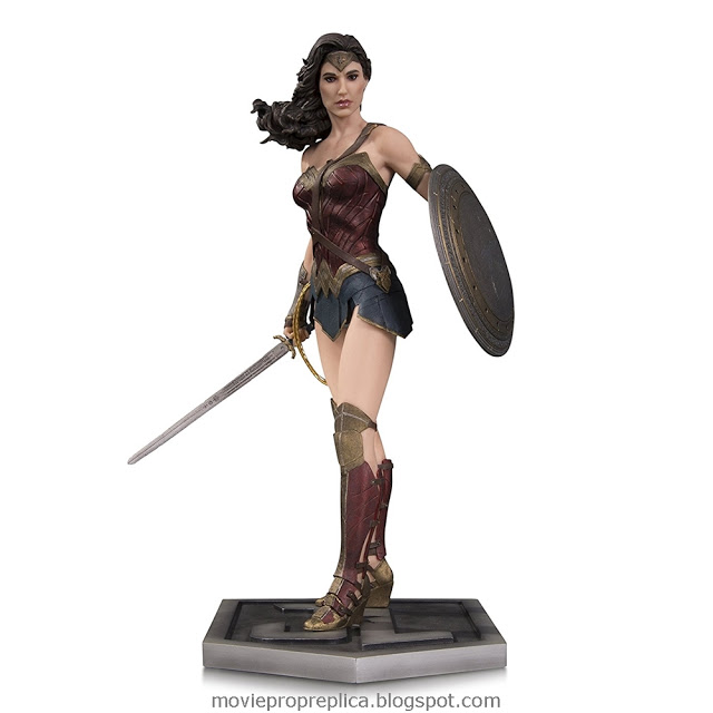Justice League: Diana Prince / Wonder Woman 12 inches Statue (Gal Gadot)