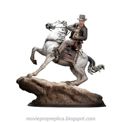 Indiana Jones Raiders of the Lost Ark: Indiana Jones ‘Pursuit of the Ark’ Polystone Statue (Harrison Ford)