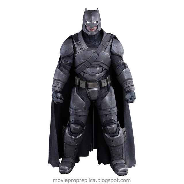 Batman v Superman: Dawn of Justice: Armored Batman 1/6th Scale Figure