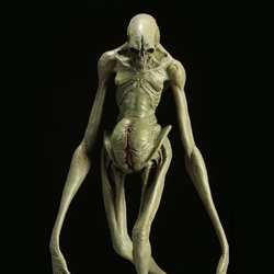 Alien Resurrection: Alien Newborn Statue