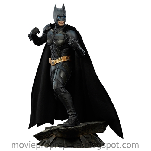 The Dark Knight: Batman Premium Format Figure - (20“ tall) Statue